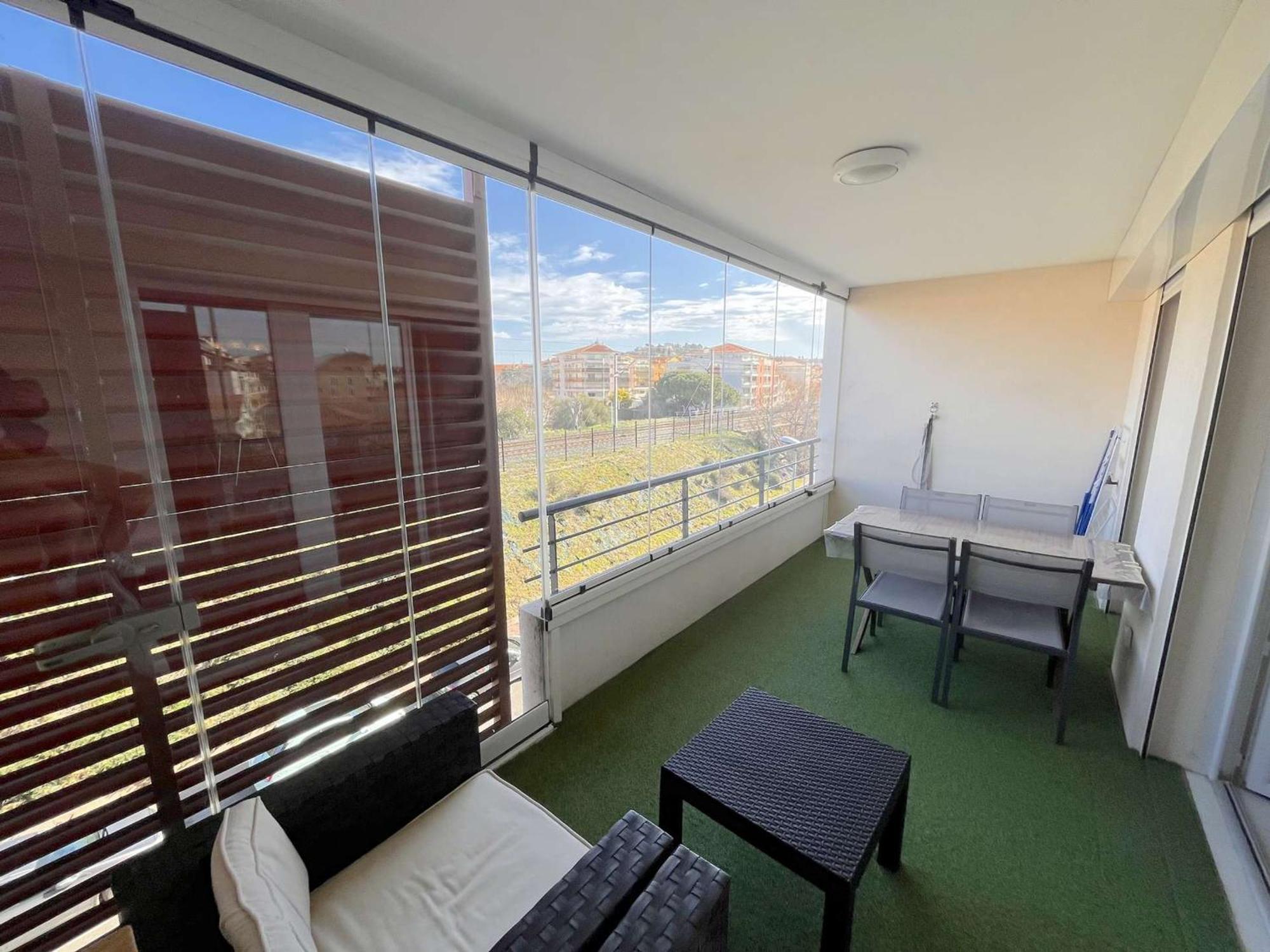 Spacieux 3 Pieces Avec Terrasse, Piscine Et Garage, A 2 Pas De La Plage - Saint Raphael - Fr-1-226A-274 Exteriér fotografie